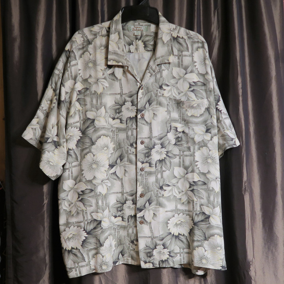 Tommy Bahama Other - Tommy Bahama Silk floral print button front shirt